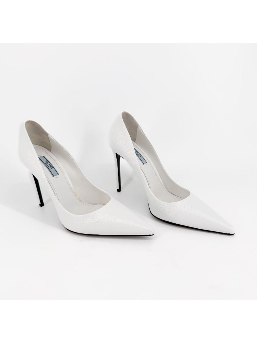 Prada Pointed Toe Pumps Heels White Saffiano Leather Bridal Size 38.5 US 8.5